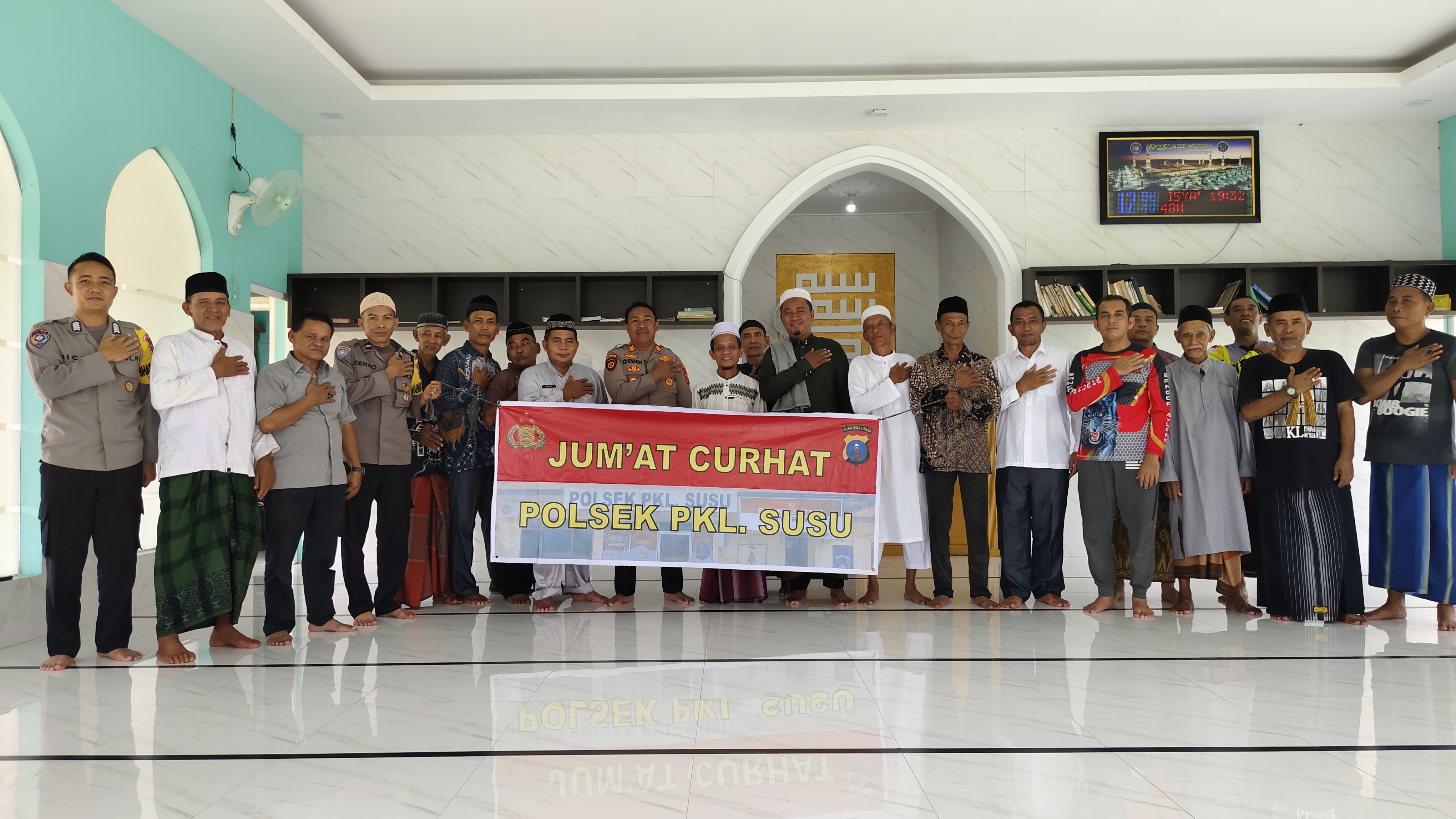 Polsek Pangkalan susu Gelar “Jumat Curhat” di Mesjid At-Taqwa, Sosialisasikan Kamtibmas dan Pemberantasan Narkoba